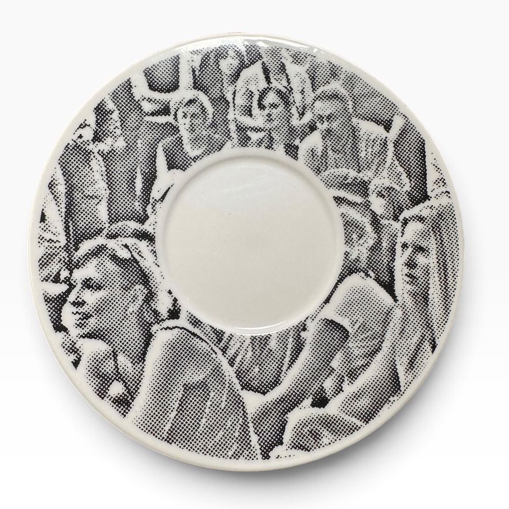 Henny Schakenraad Koning Willem I College 2005 Art Pottery Saucer Ltd 25 Plate